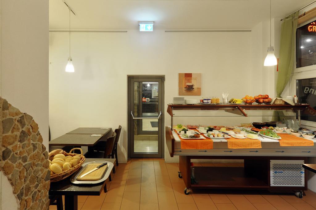 Fair Hotel Frankfurt - An Der Messe Франкфурт на Майн Екстериор снимка