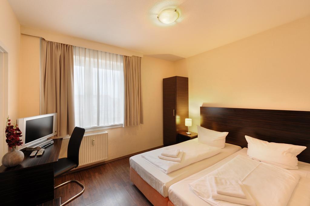 Fair Hotel Frankfurt - An Der Messe Франкфурт на Майн Стая снимка