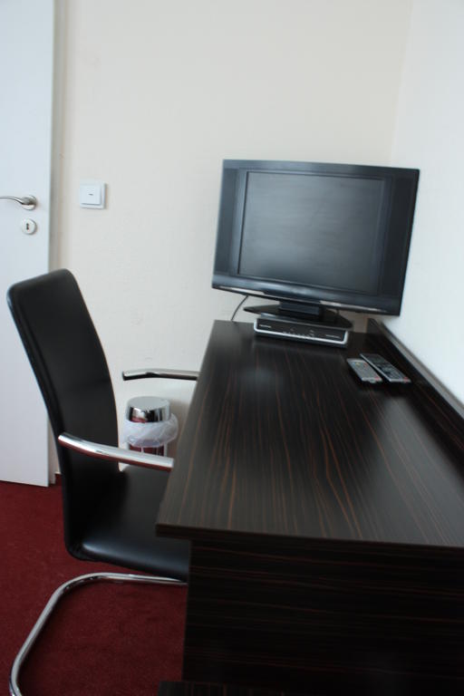 Fair Hotel Frankfurt - An Der Messe Франкфурт на Майн Стая снимка