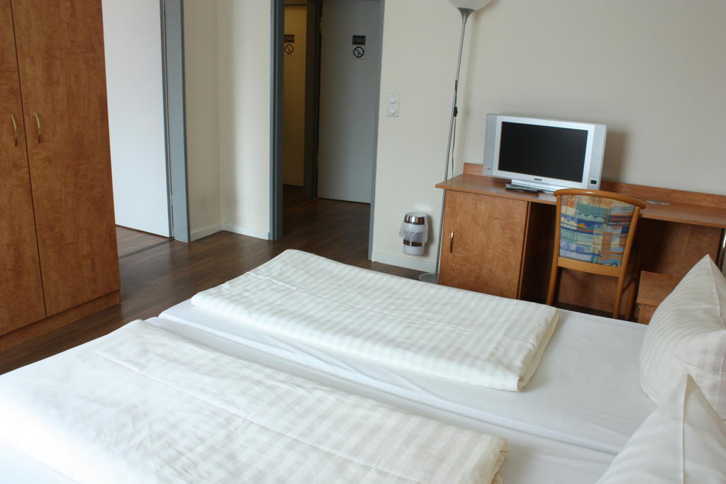 Fair Hotel Frankfurt - An Der Messe Франкфурт на Майн Стая снимка