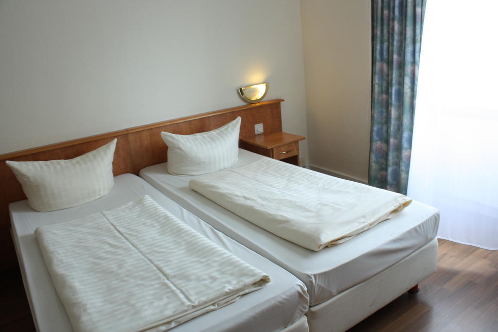 Fair Hotel Frankfurt - An Der Messe Франкфурт на Майн Стая снимка