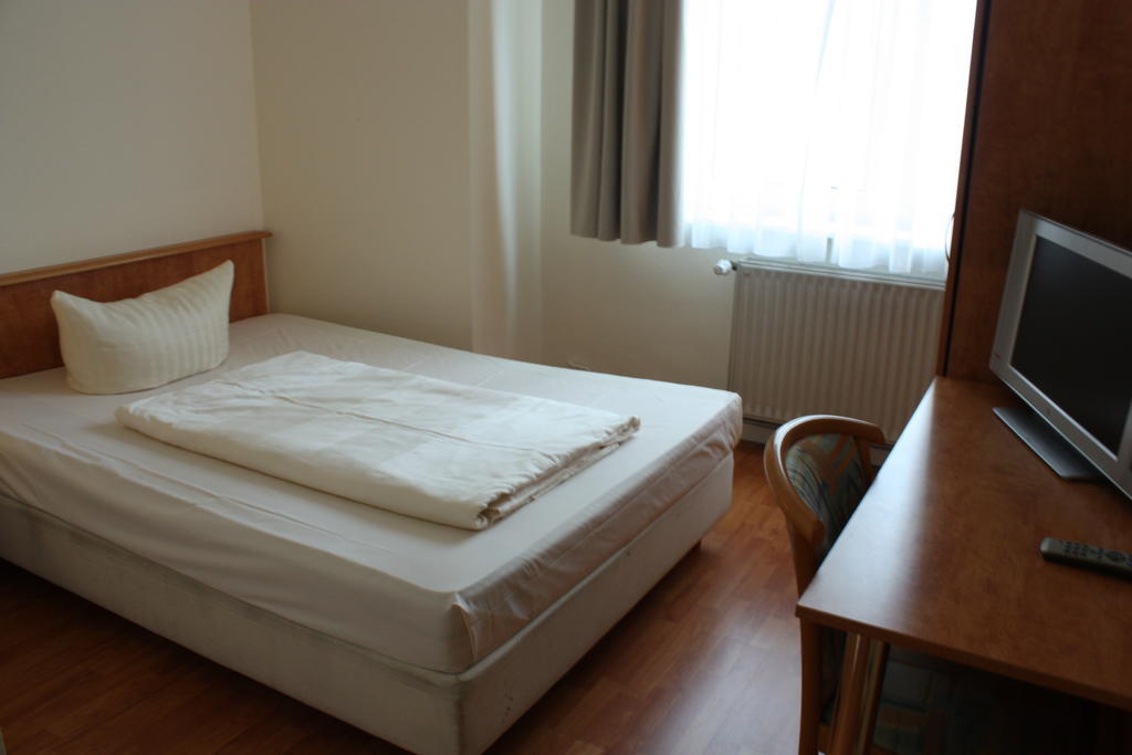 Fair Hotel Frankfurt - An Der Messe Франкфурт на Майн Екстериор снимка